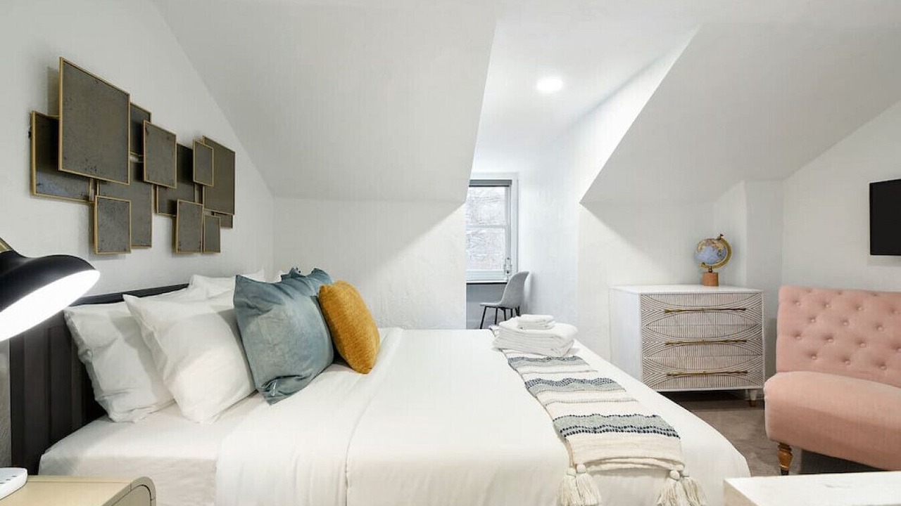 Photo of Bedroom in Lower Lawrenceville