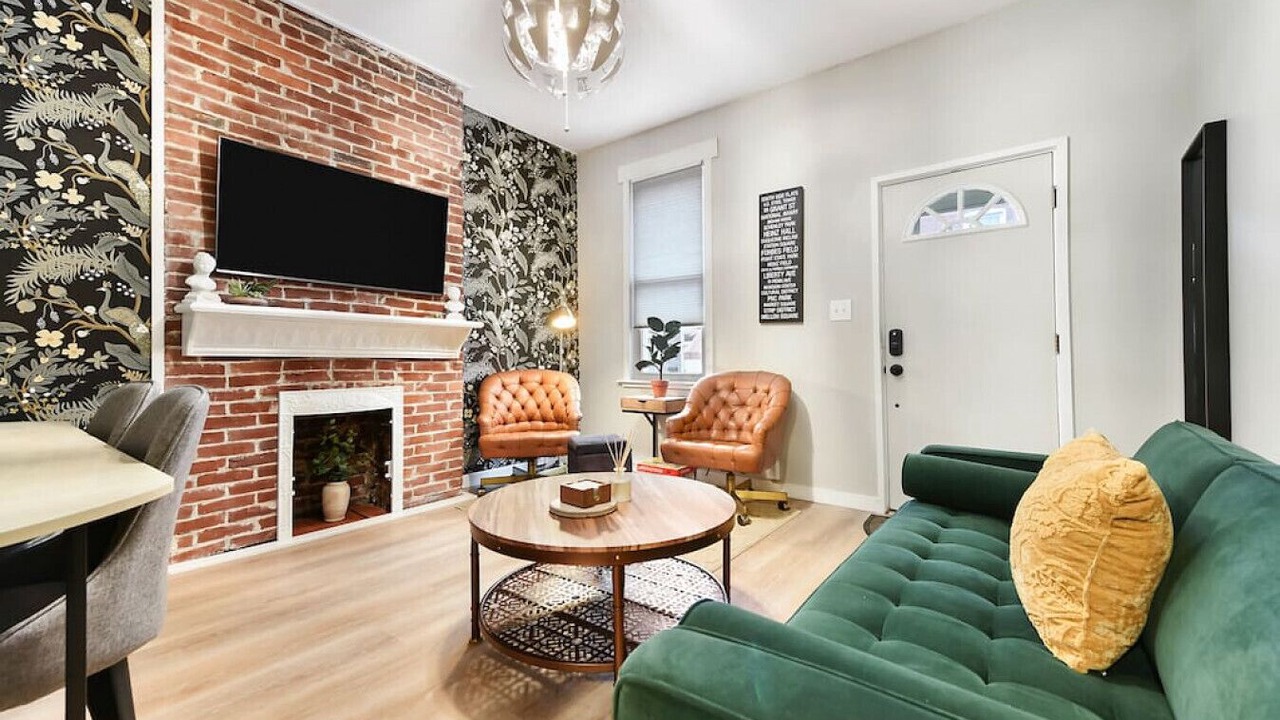 Photo of Livingroom in Lower Lawrenceville