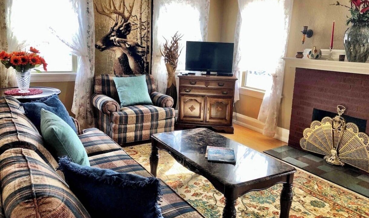 Photo of Livingroom in Austintown