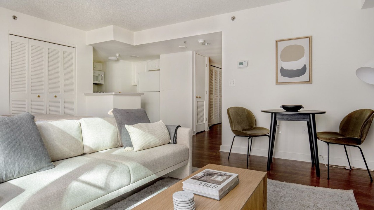 Photo of Livingroom in Penn Quarter