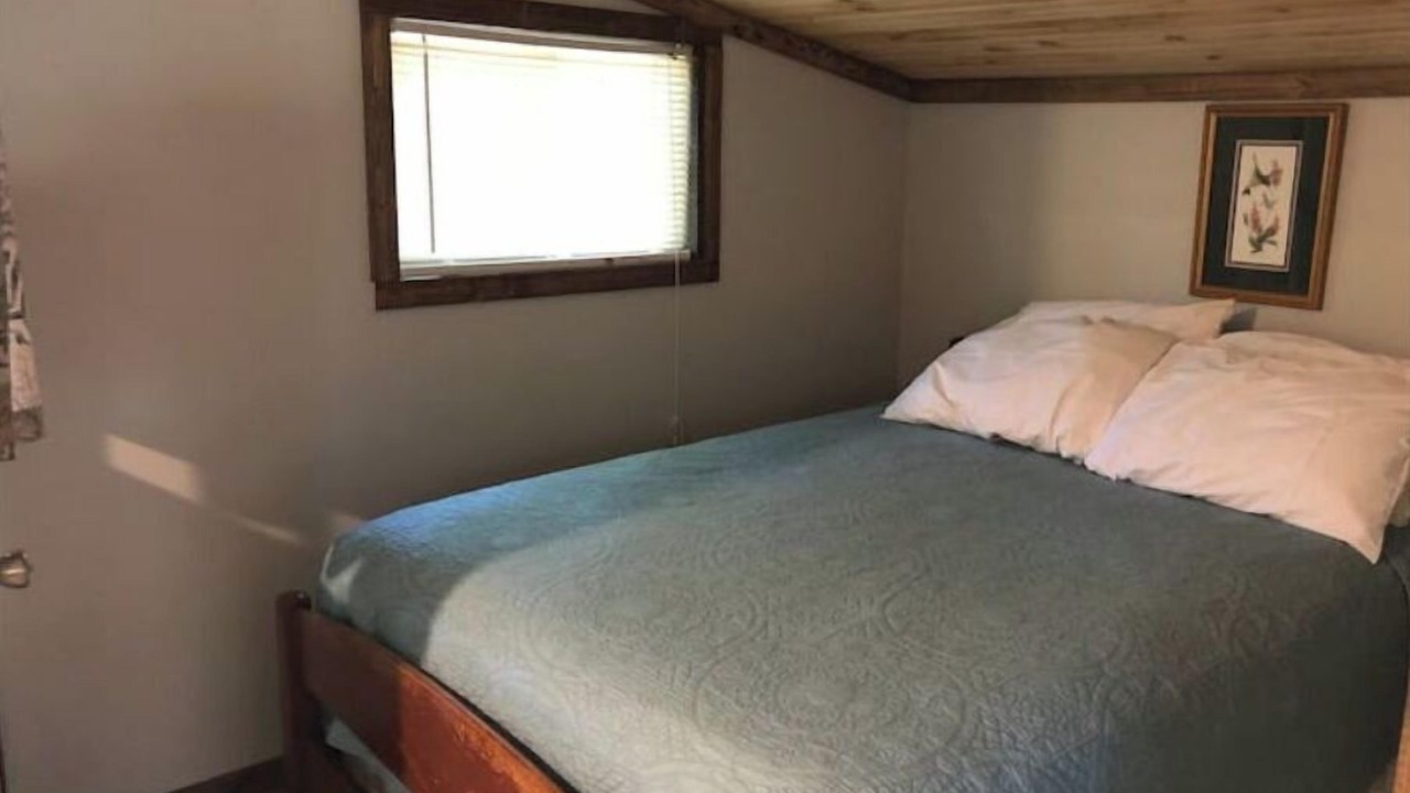 Photo of Bedroom in Manns Choice