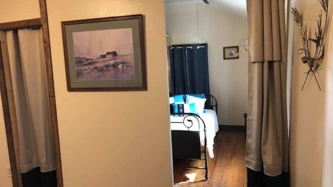 Photo of Bedroom in Manns Choice