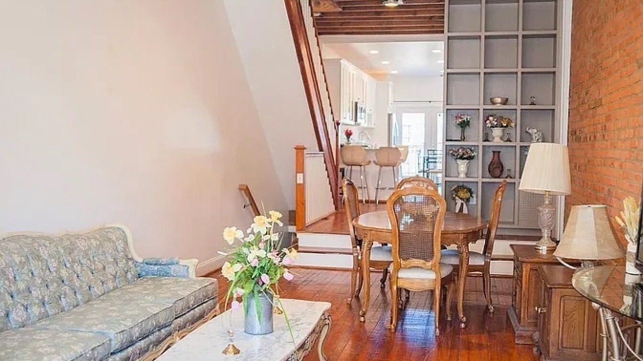 Photo of Livingroom in Downtown Baltimore
