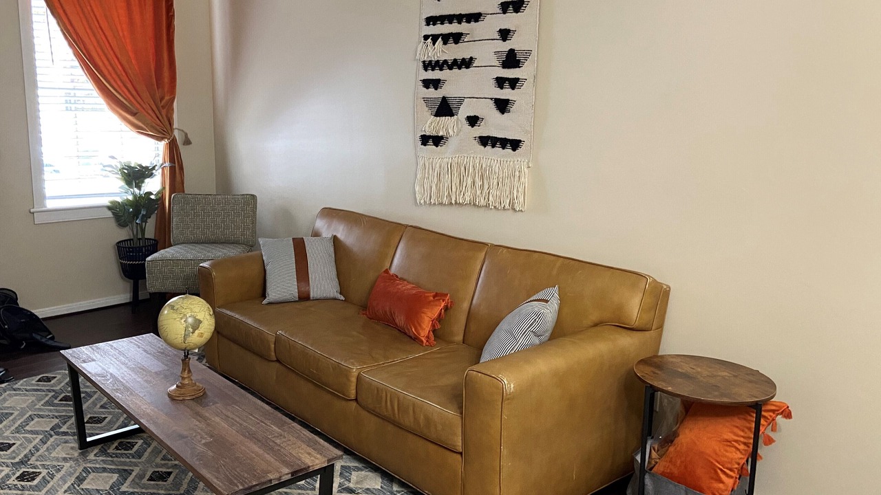 Photo of Livingroom in Downtown Baltimore