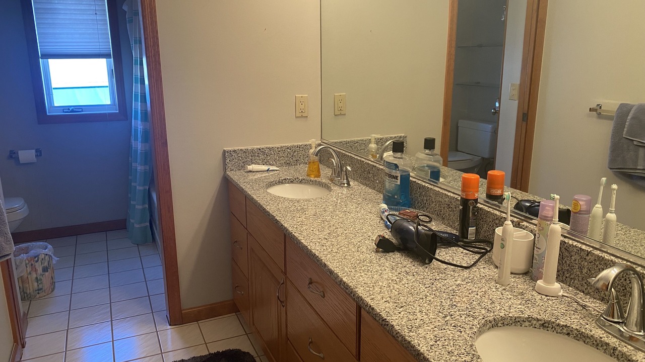 Photo of Bathroom in Brick