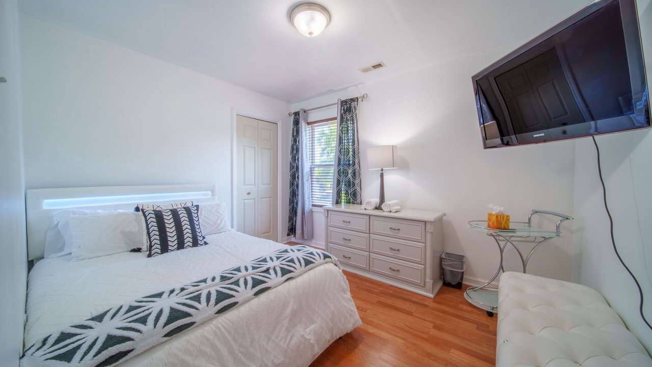 Photo of Bedroom in Neptune City