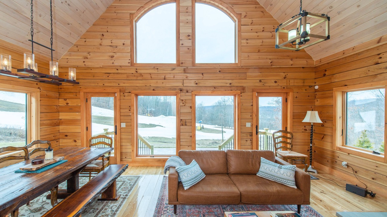 Photo of Livingroom in Vernon
