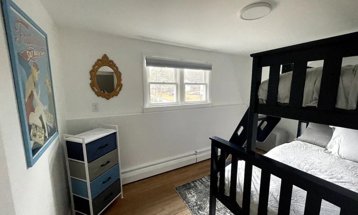 Photo of Bedroom in Lakeside