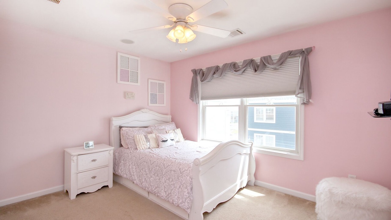 Photo of Bedroom in Seaside Heights