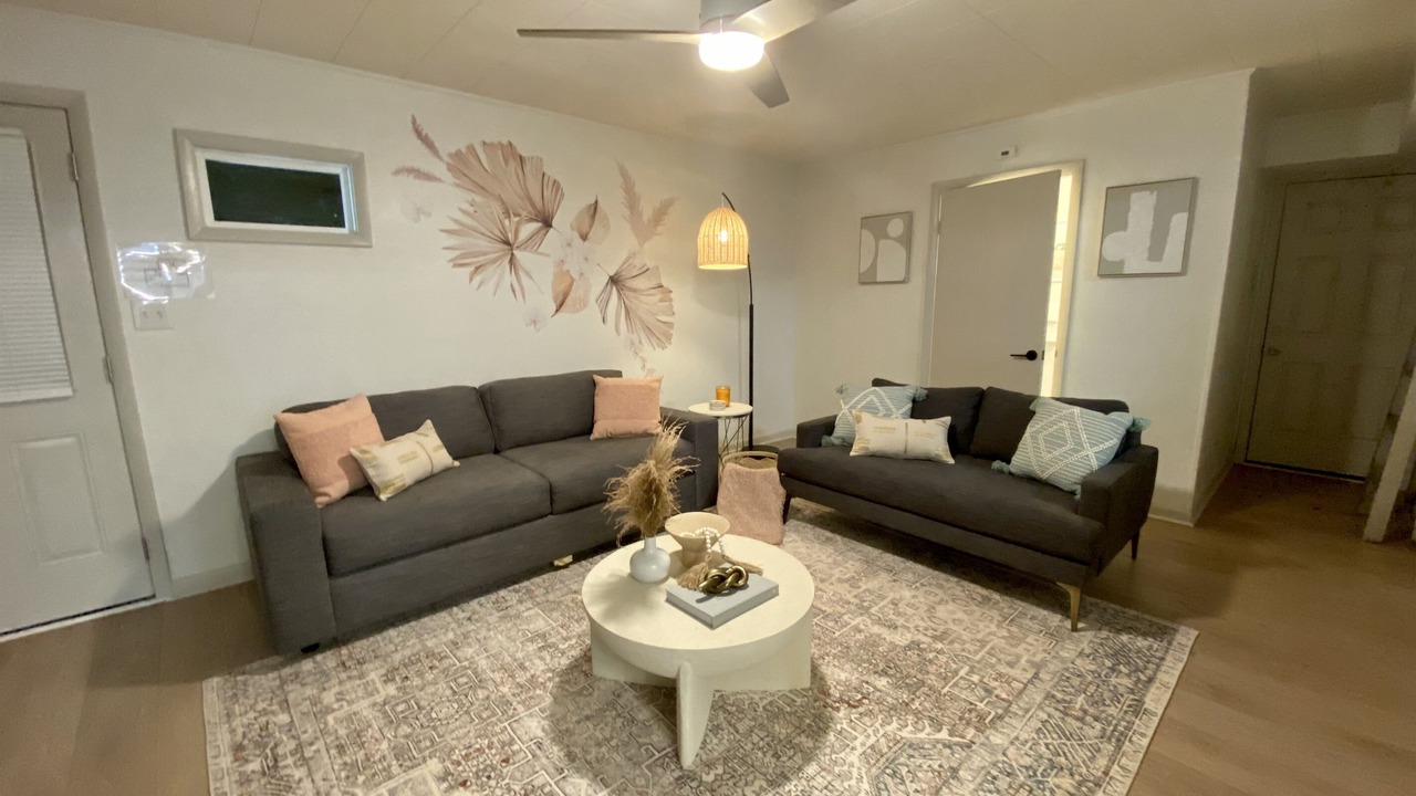Photo of Livingroom in Bayview