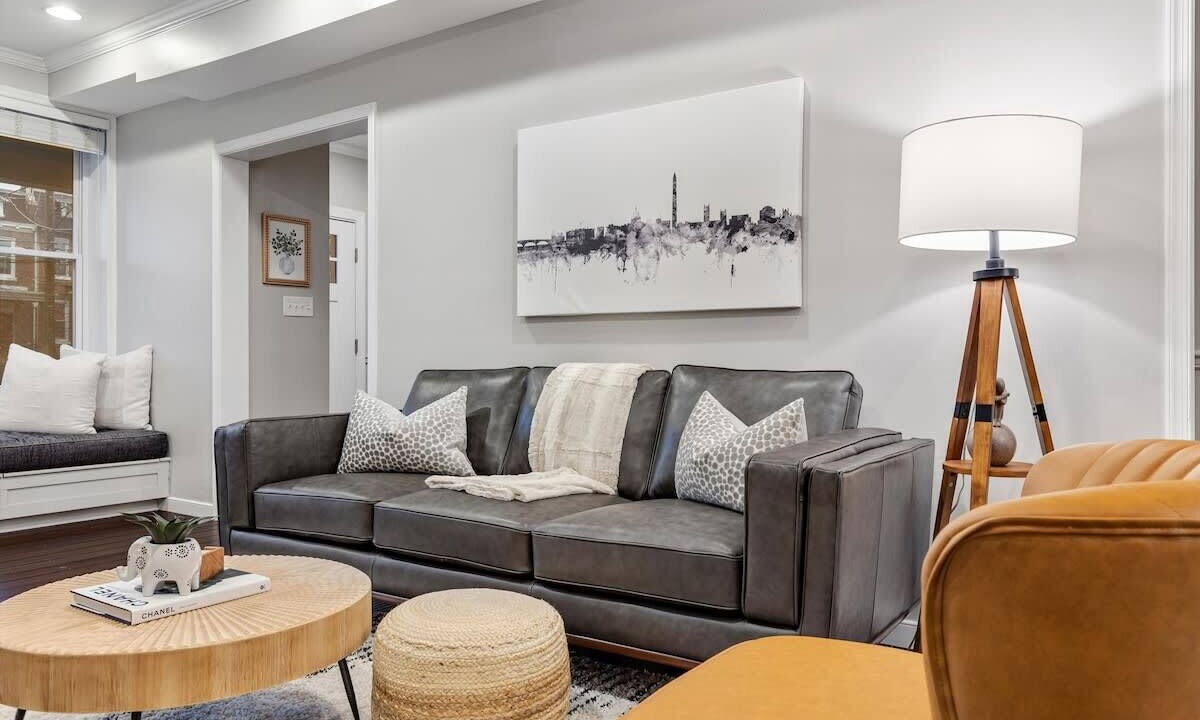 Photo of Livingroom in 16th Street Heights