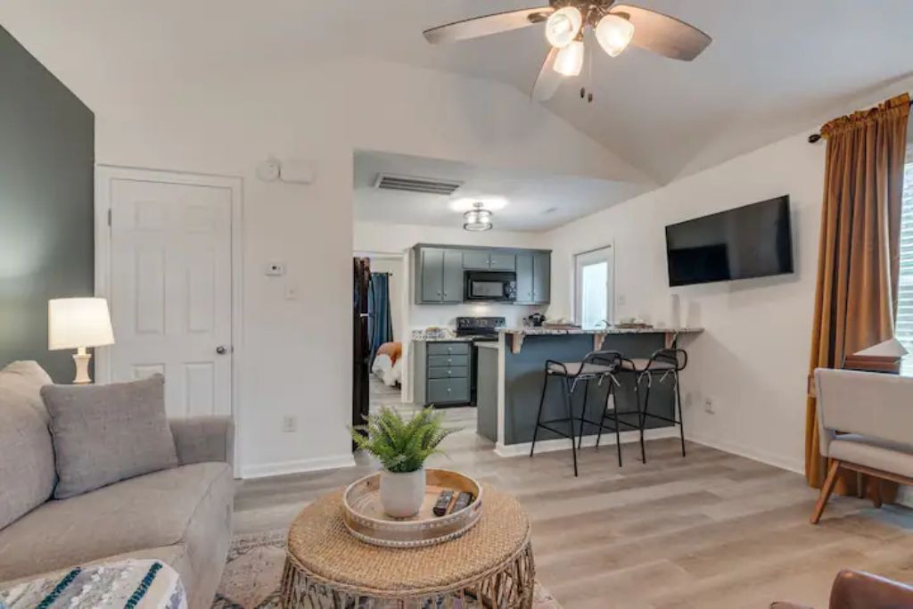 Photo of Livingroom in Lewisburg