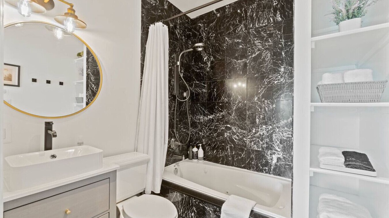 Photo of Bathroom in Shaw