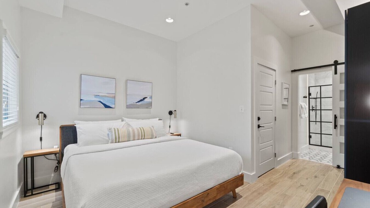 Photo of Bedroom in Shaw