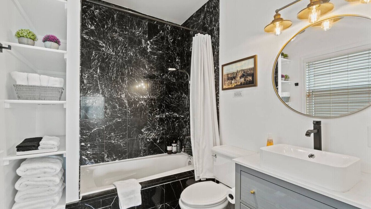 Photo of Bathroom in Shaw