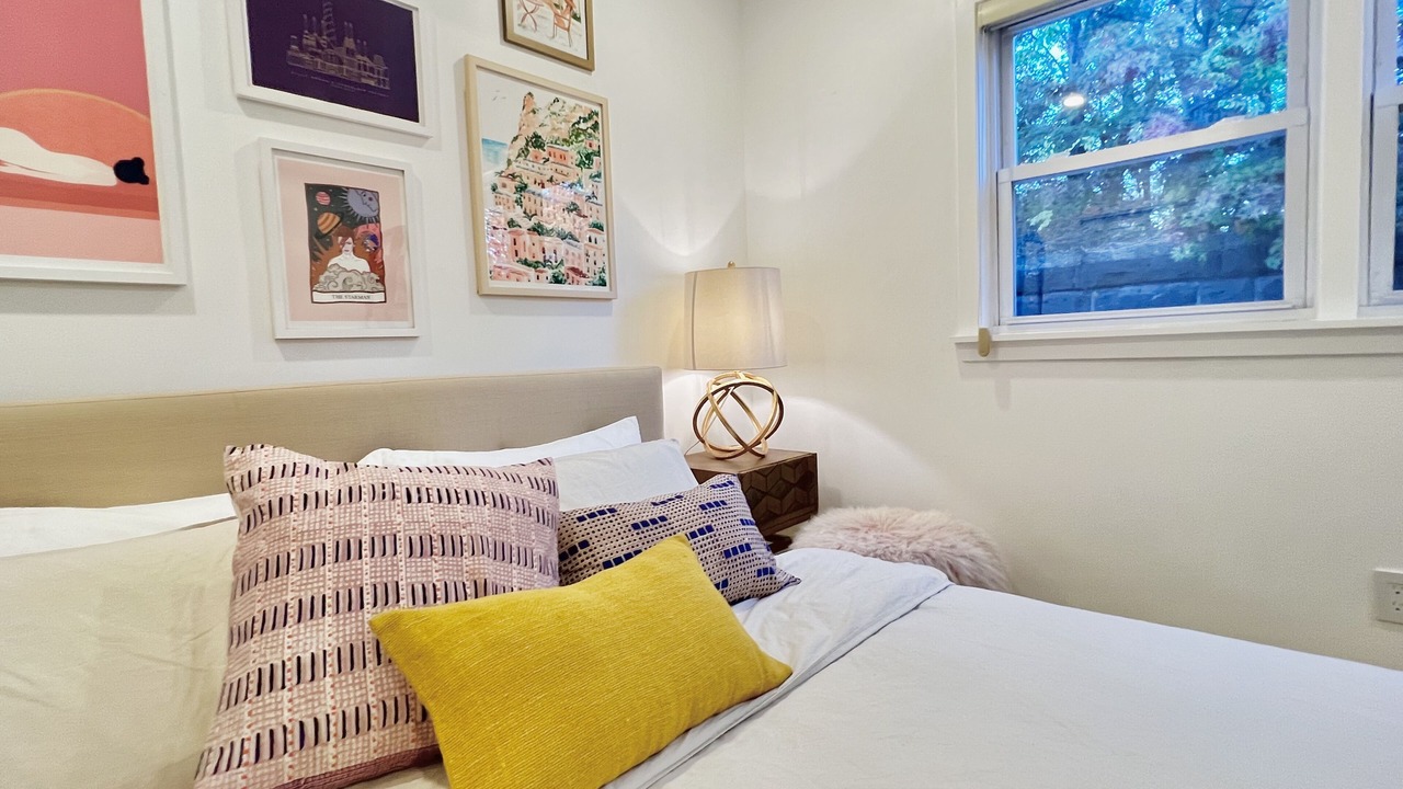 Photo of Bedroom in Historic Downtown