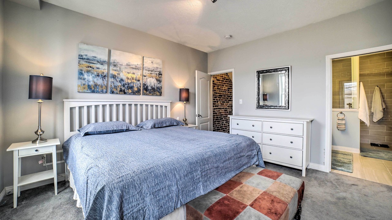 Photo of Bedroom in Lower Lawrenceville