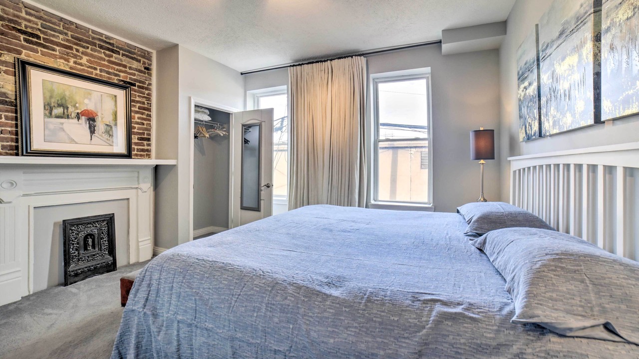 Photo of Bedroom in Lower Lawrenceville