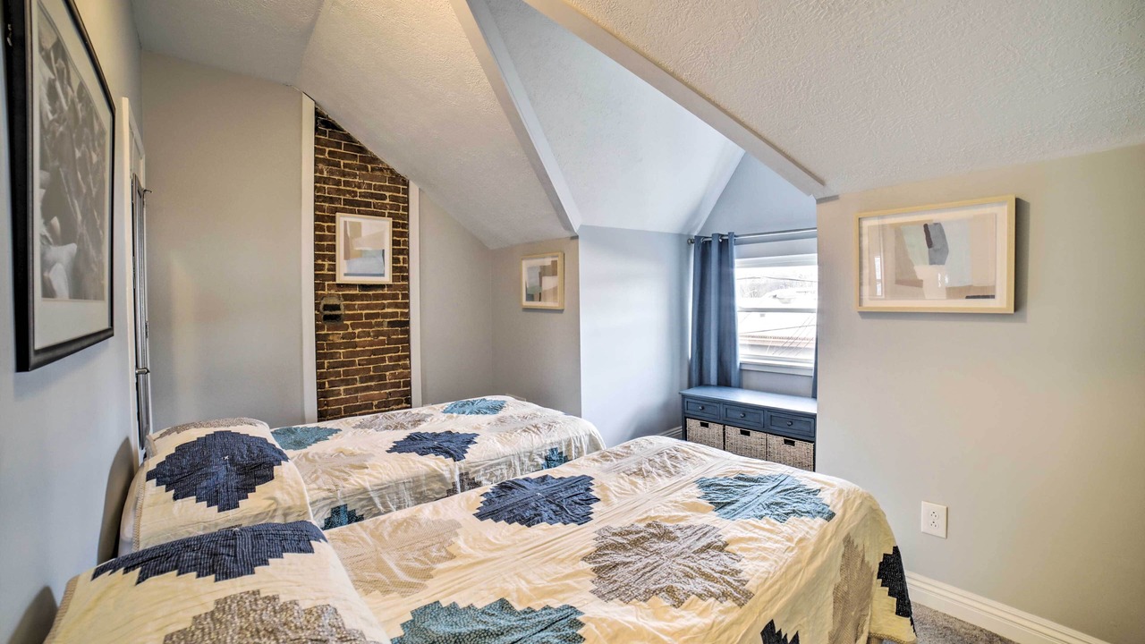 Photo of Bedroom in Lower Lawrenceville