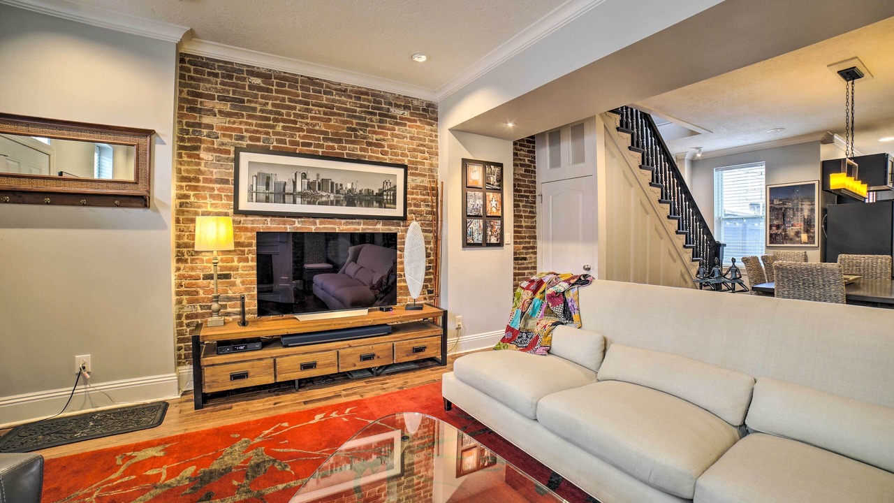 Photo of Livingroom in Lower Lawrenceville