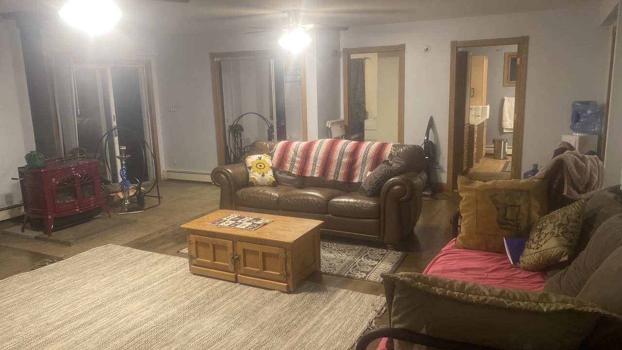 Photo of Livingroom in Town of Colchester