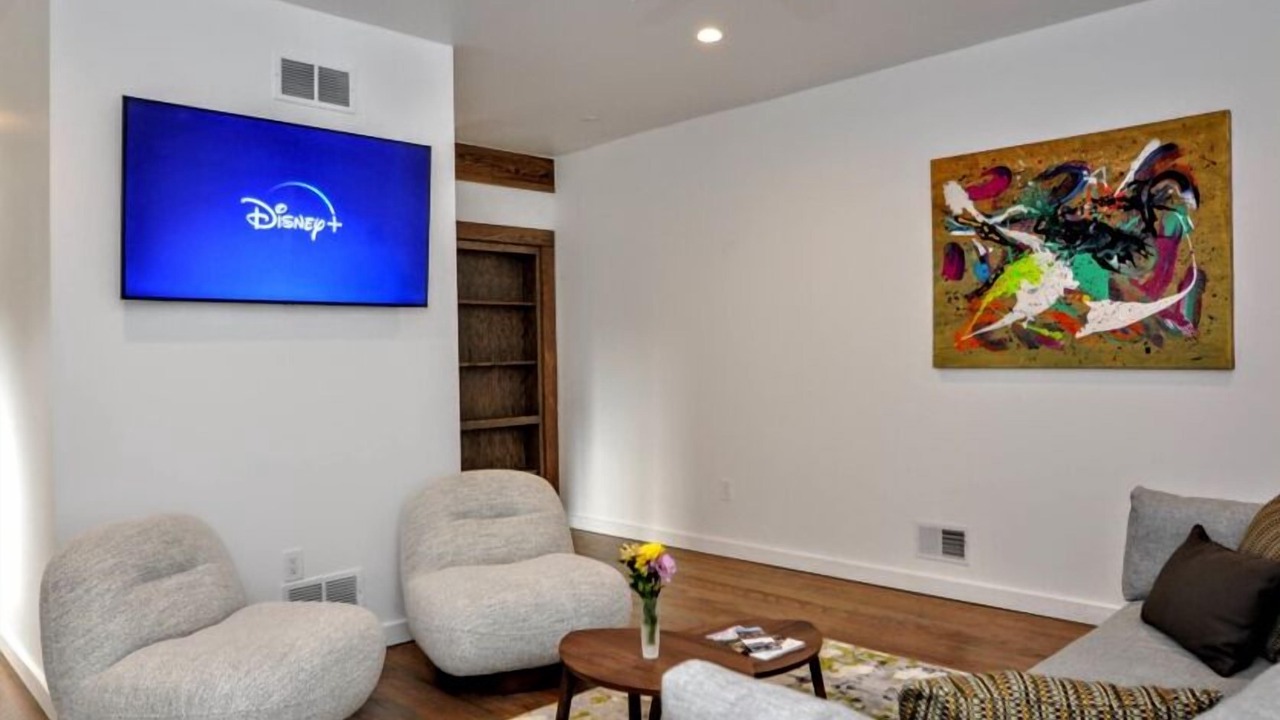 Photo of Livingroom in Elizabeth