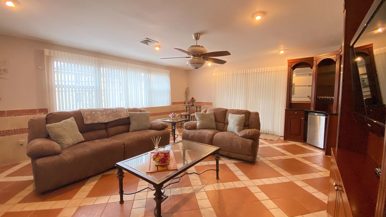 Photo of Livingroom in Forest Hill