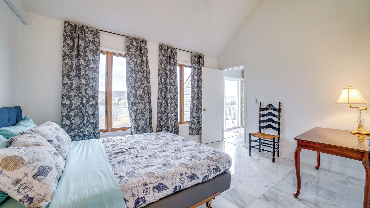 Photo of Bedroom in Alpine Lake
