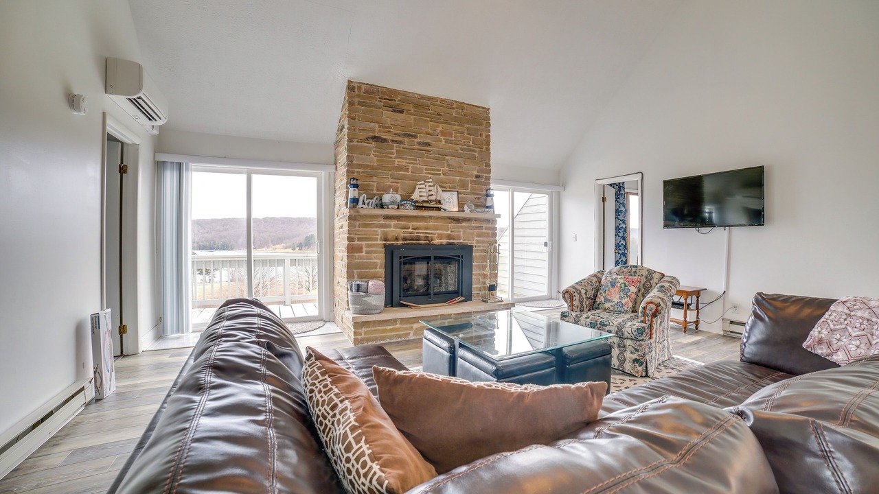 Photo of Bedroom in Alpine Lake