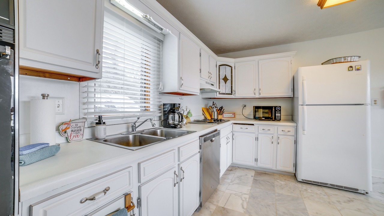 Photo of Kitchen in Alpine Lake