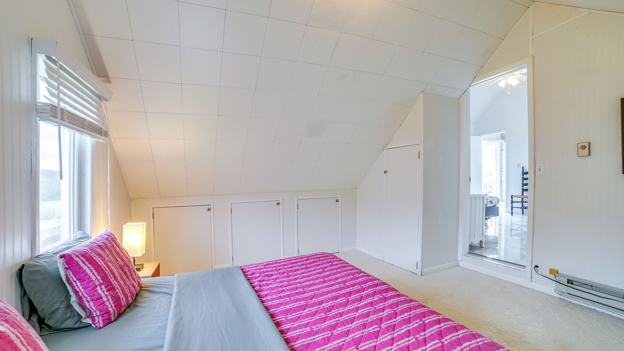 Photo of Bedroom in Alpine Lake