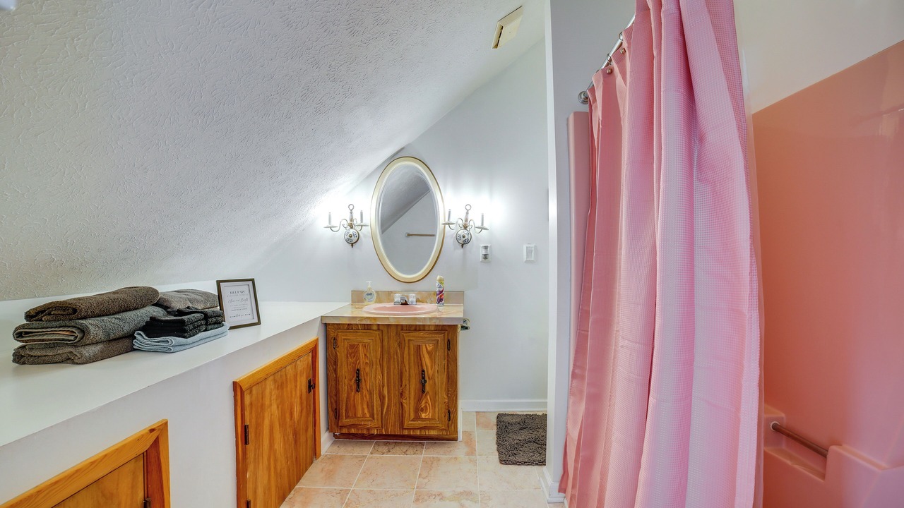 Photo of Bathroom in Alpine Lake