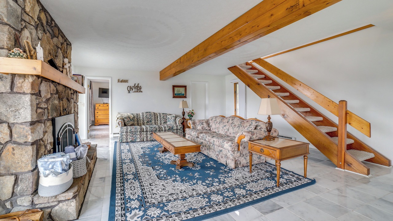 Photo of Livingroom in Alpine Lake