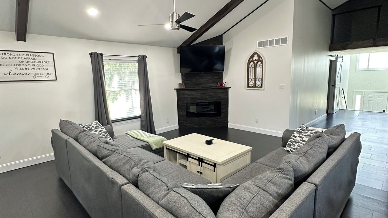 Photo of Livingroom in Ashtabula