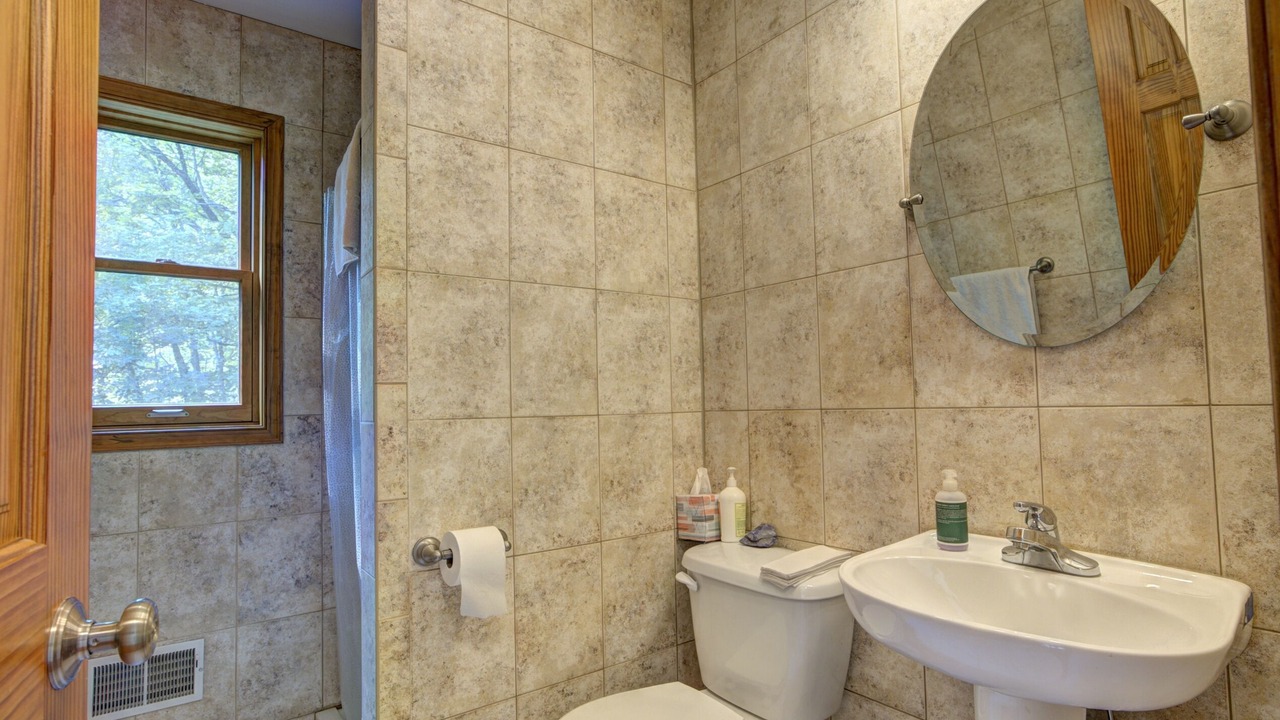 Photo of Bathroom in Lackawaxen