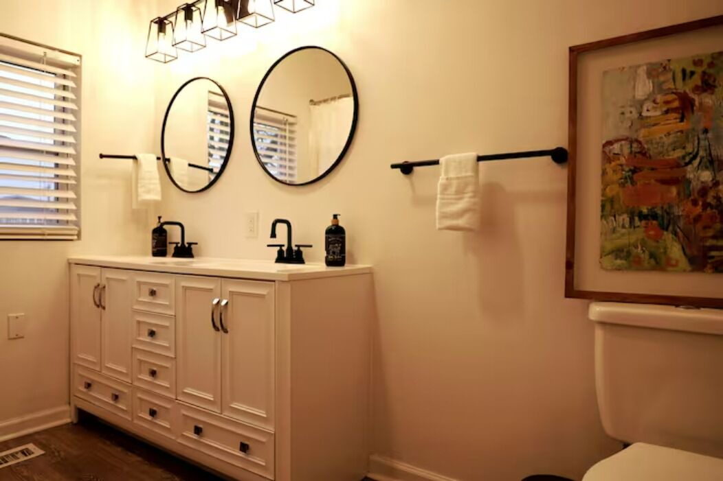 Photo of Bathroom in Downtown Columbus