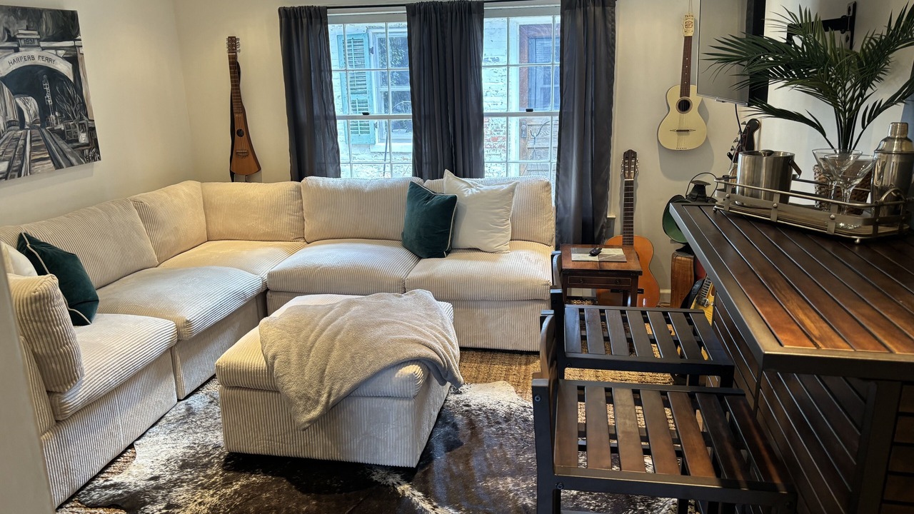 Photo of Livingroom in Knoxville