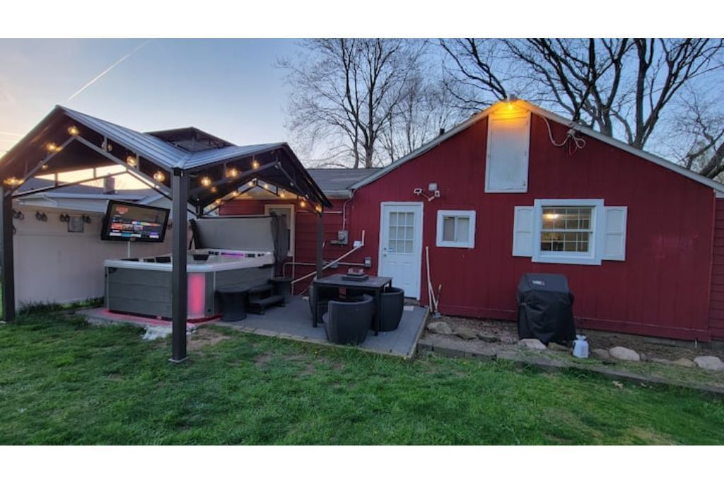 Photo of Outdoor in Akron
