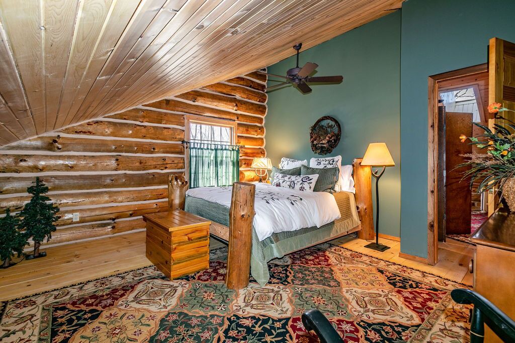 Photo of Bedroom in Frontier