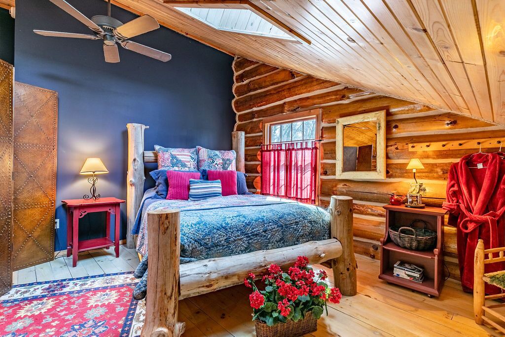 Photo of Bedroom in Frontier