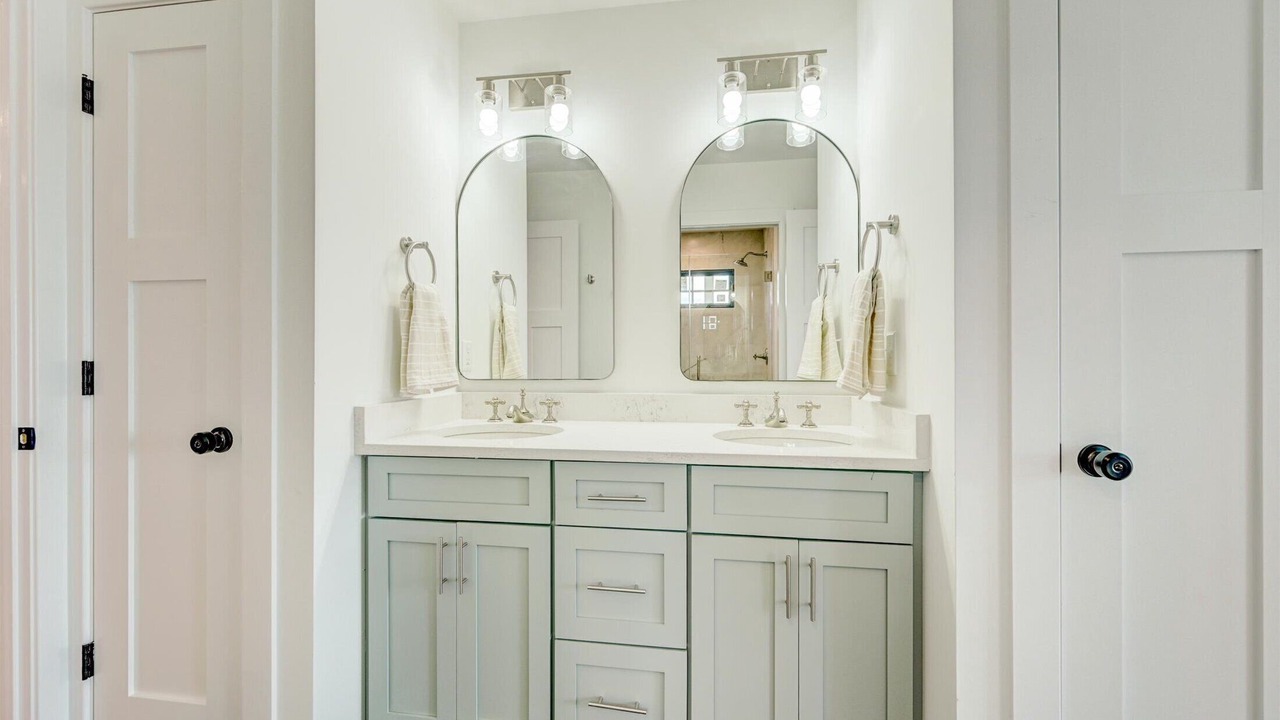 Photo of Bathroom in Beach Haven West