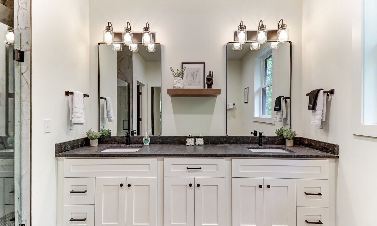 Photo of Bathroom in Logan