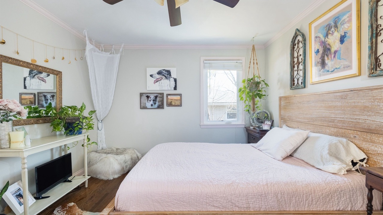 Photo of Bedroom in Inglewood