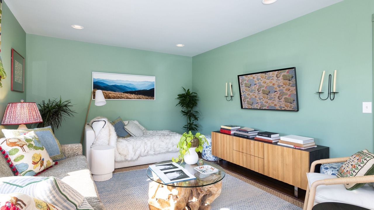 Photo of Bedroom in Inglewood