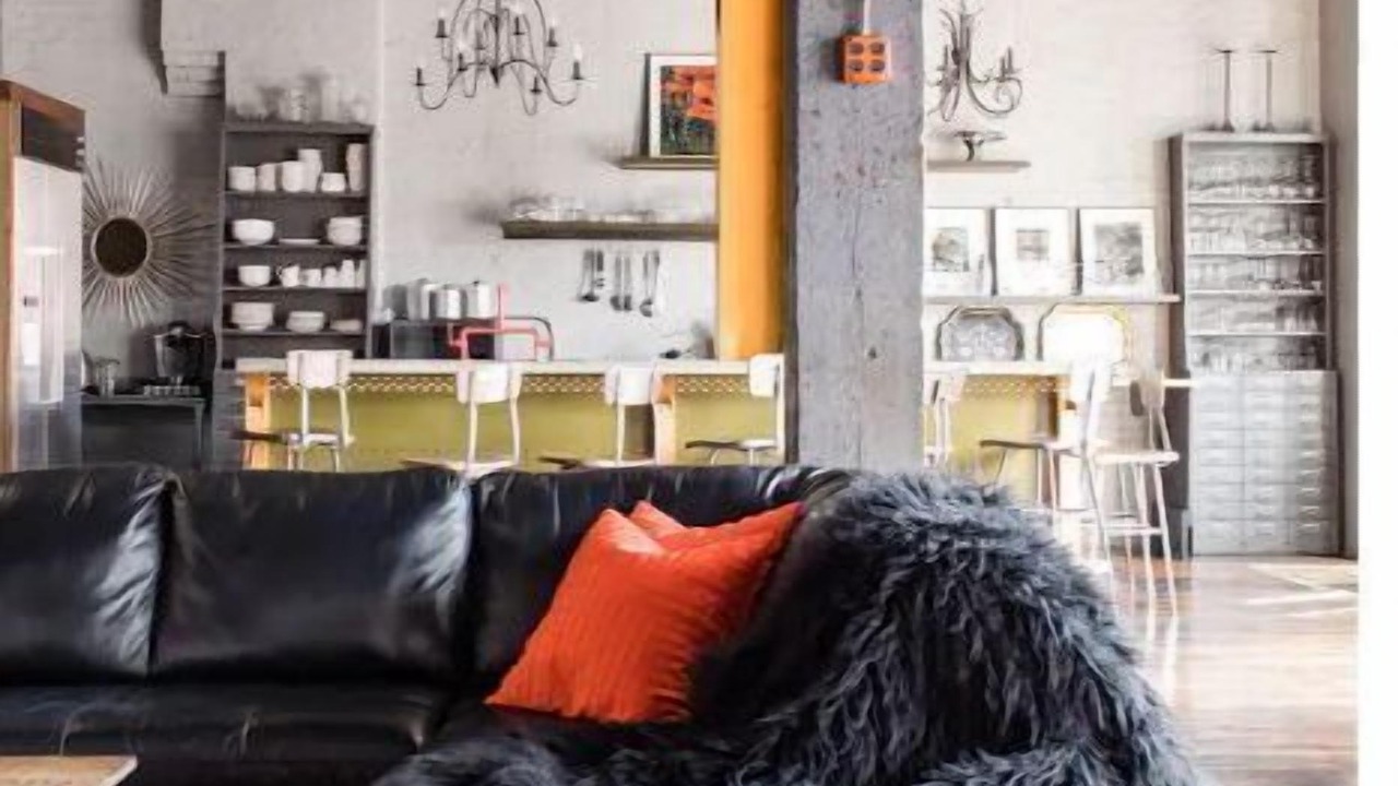 Photo of Livingroom in Allegheny-West
