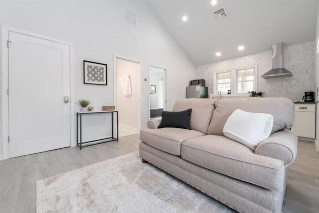 Photo of Livingroom in Schnecksville