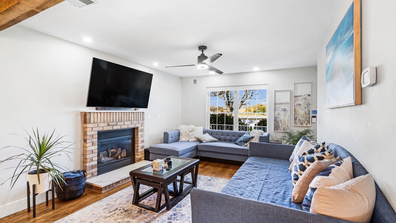 Photo of Livingroom in Keansburg