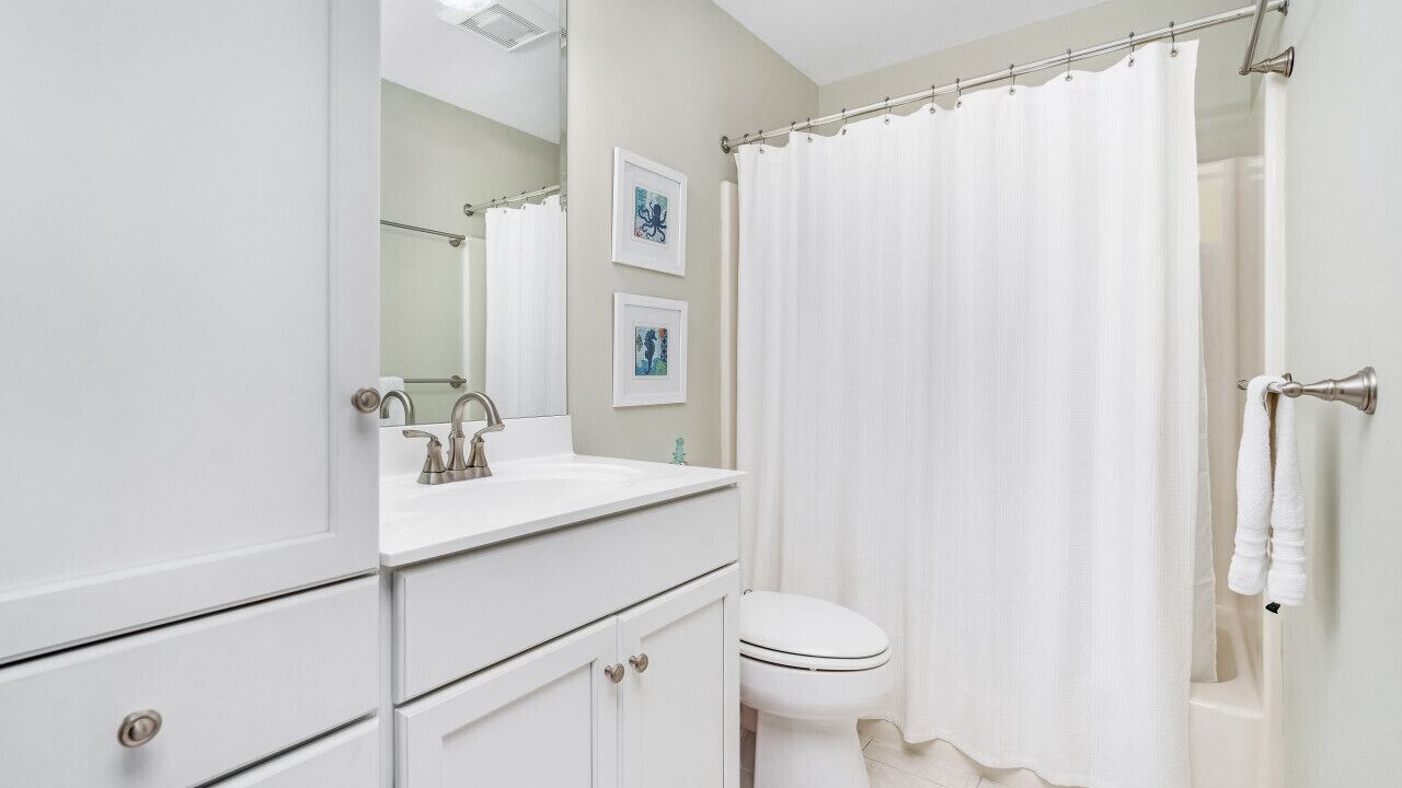 Photo of Bathroom in Avalon
