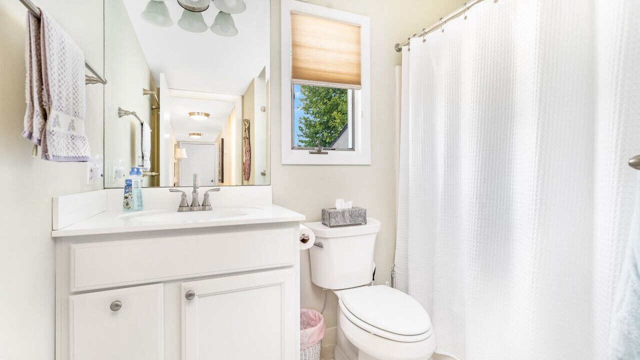 Photo of Bathroom in Avalon
