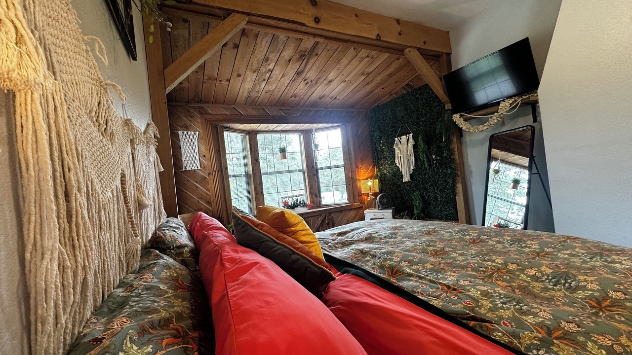 Photo of Bedroom in Helenwood